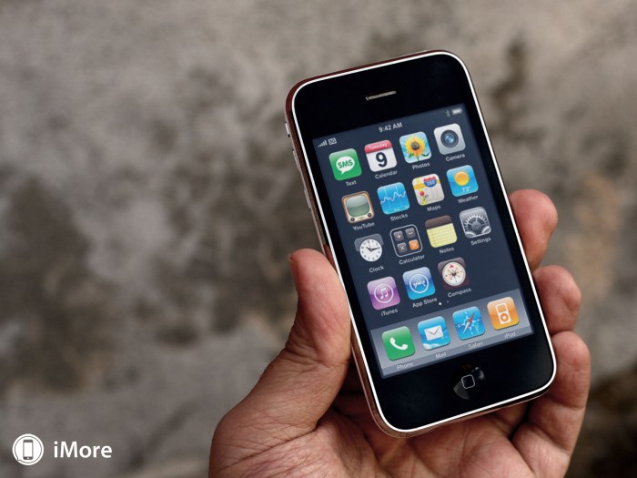 history-of-iphone-3gs-hero